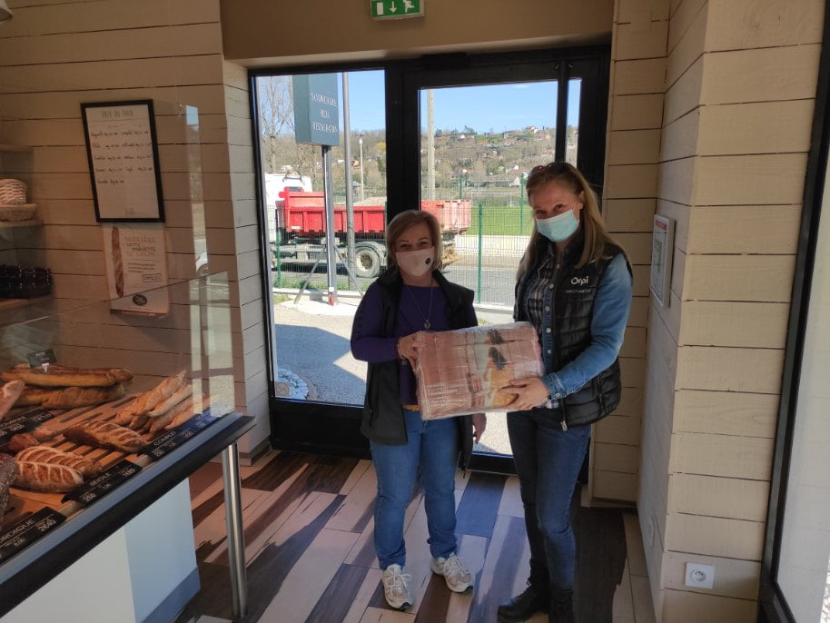 Neuville distribution sacs a pain Couzon